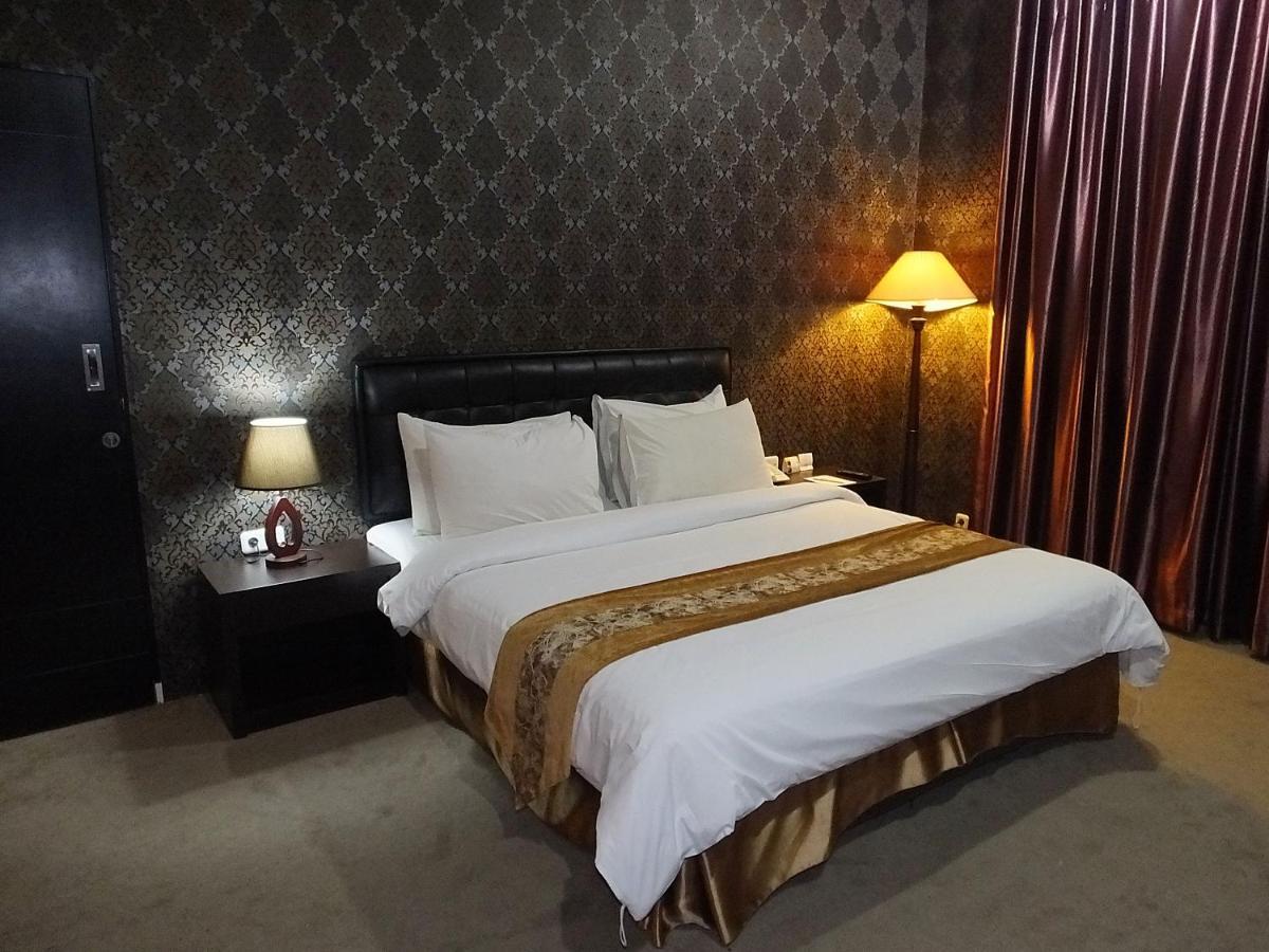 Grand Kanaya Hotel Medan Chambre photo