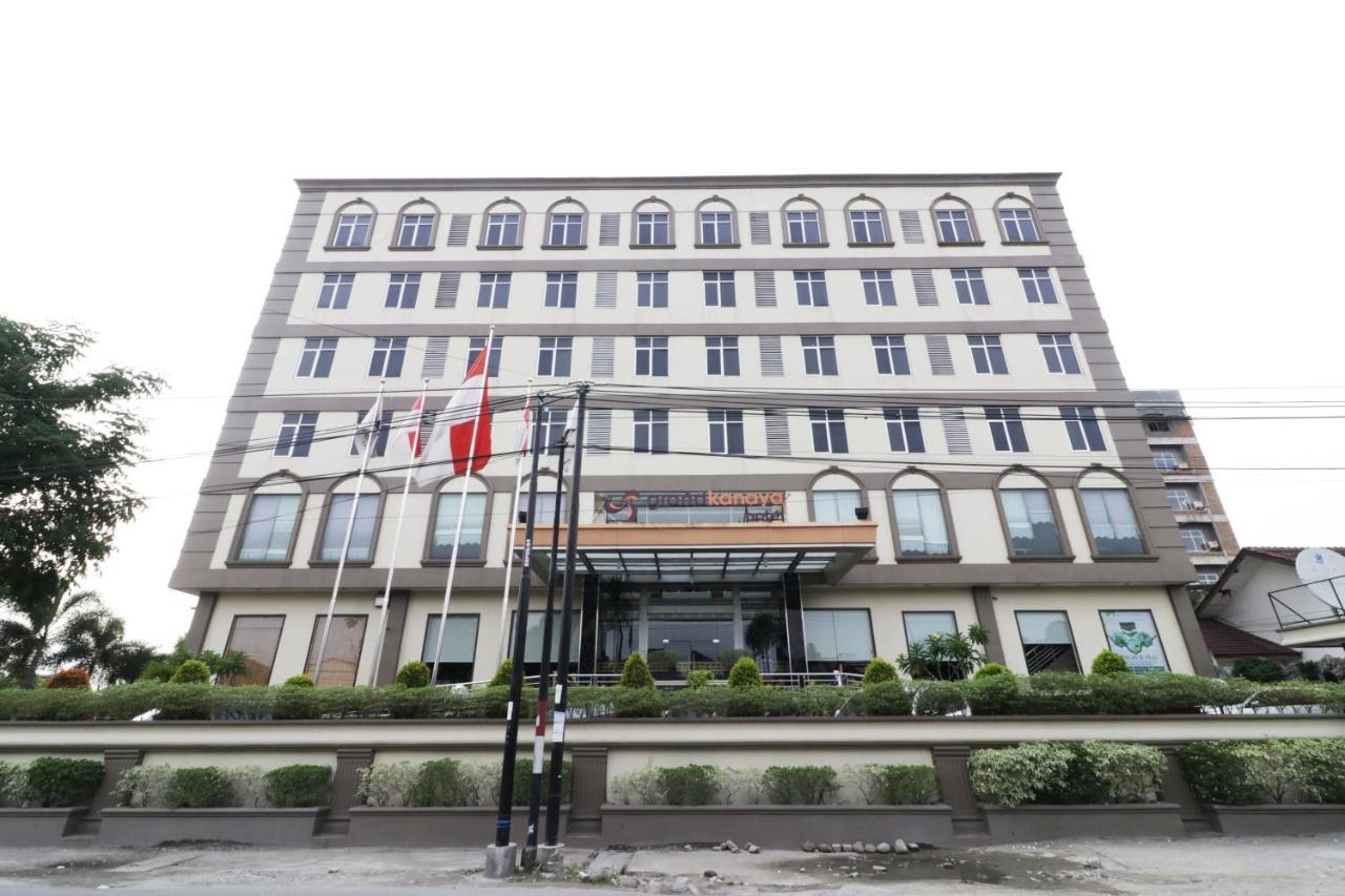 Grand Kanaya Hotel Medan Extérieur photo