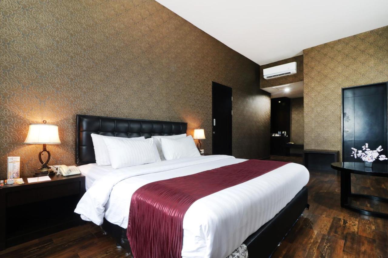 Grand Kanaya Hotel Medan Extérieur photo