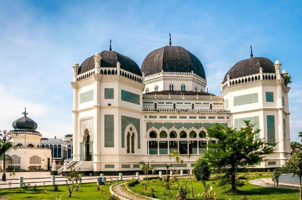 Grand Kanaya Hotel Medan Extérieur photo