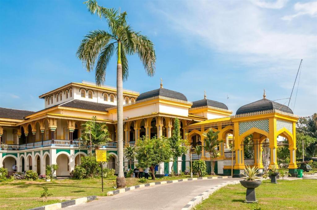 Grand Kanaya Hotel Medan Extérieur photo