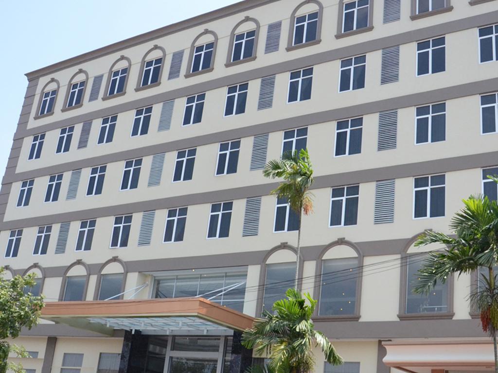 Grand Kanaya Hotel Medan Extérieur photo