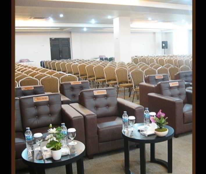 Grand Kanaya Hotel Medan Extérieur photo