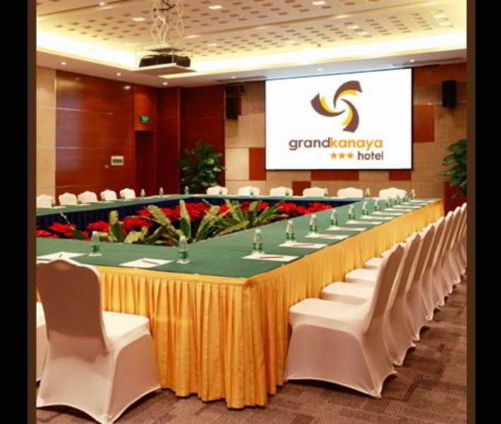 Grand Kanaya Hotel Medan Extérieur photo