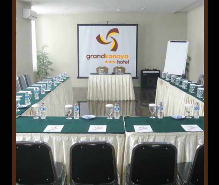 Grand Kanaya Hotel Medan Extérieur photo