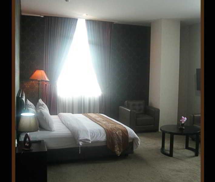 Grand Kanaya Hotel Medan Extérieur photo