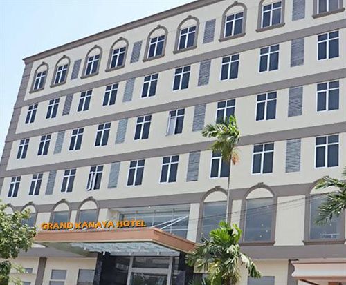 Grand Kanaya Hotel Medan Extérieur photo
