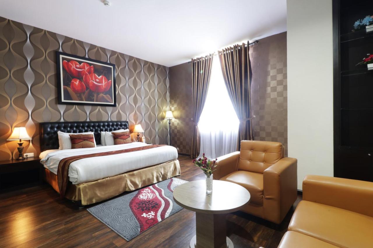 Grand Kanaya Hotel Medan Extérieur photo
