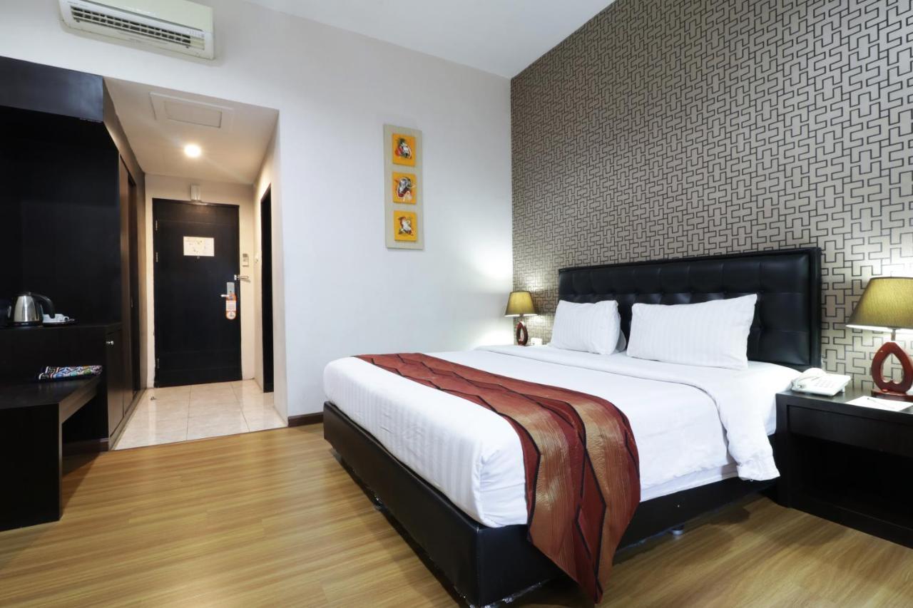 Grand Kanaya Hotel Medan Extérieur photo
