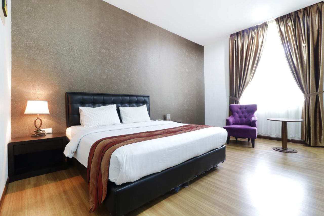 Grand Kanaya Hotel Medan Extérieur photo