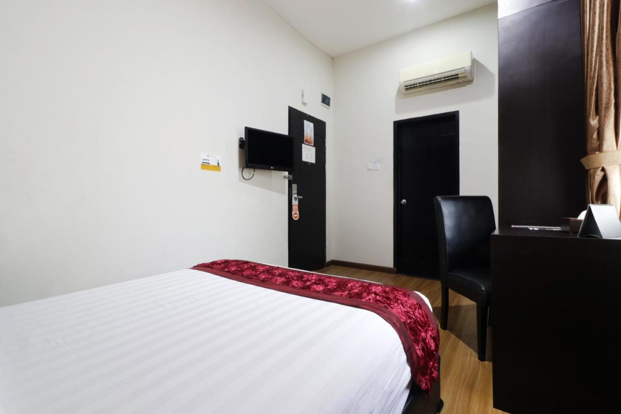 Grand Kanaya Hotel Medan Extérieur photo