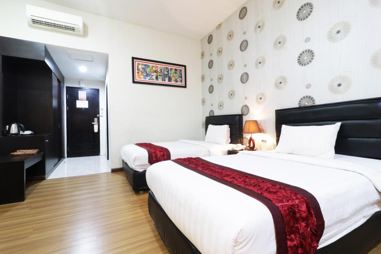 Grand Kanaya Hotel Medan Extérieur photo