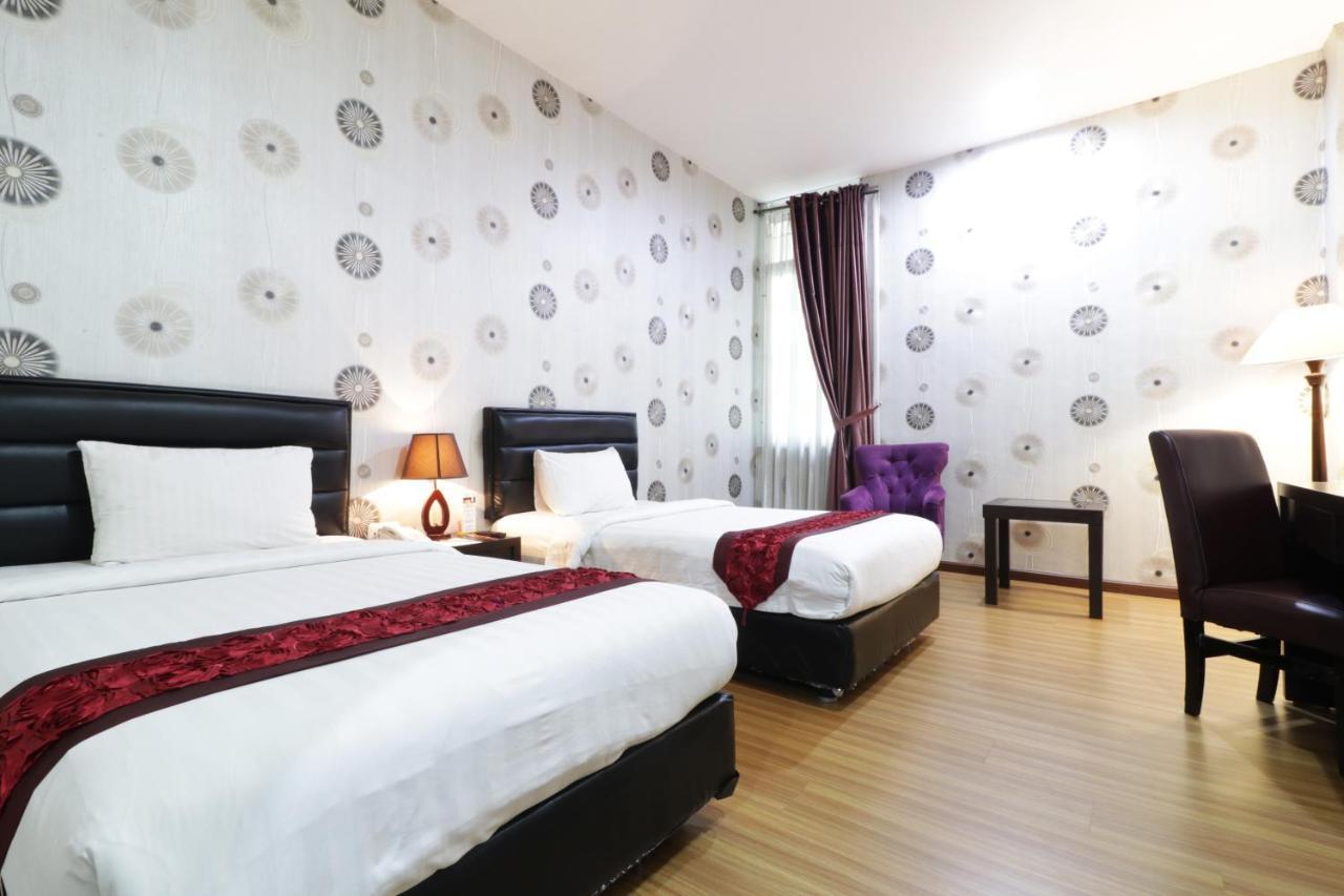 Grand Kanaya Hotel Medan Extérieur photo