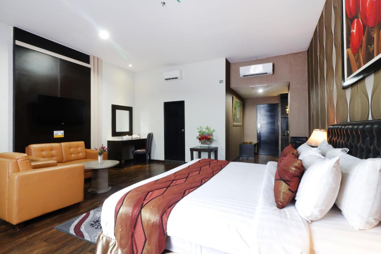 Grand Kanaya Hotel Medan Extérieur photo