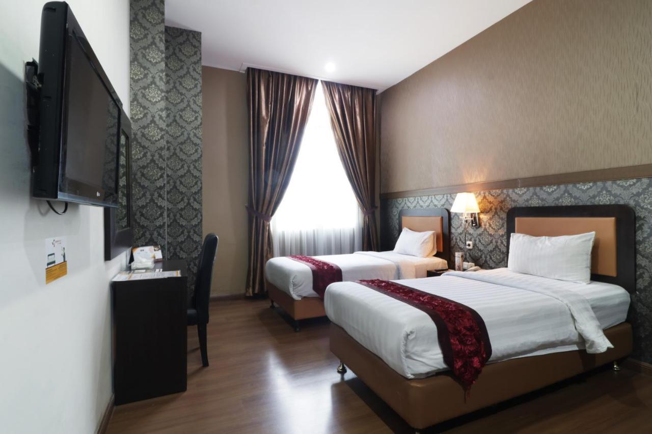 Grand Kanaya Hotel Medan Extérieur photo