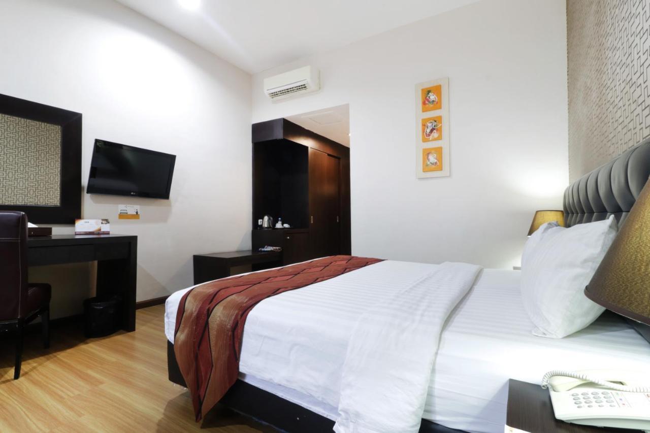 Grand Kanaya Hotel Medan Extérieur photo